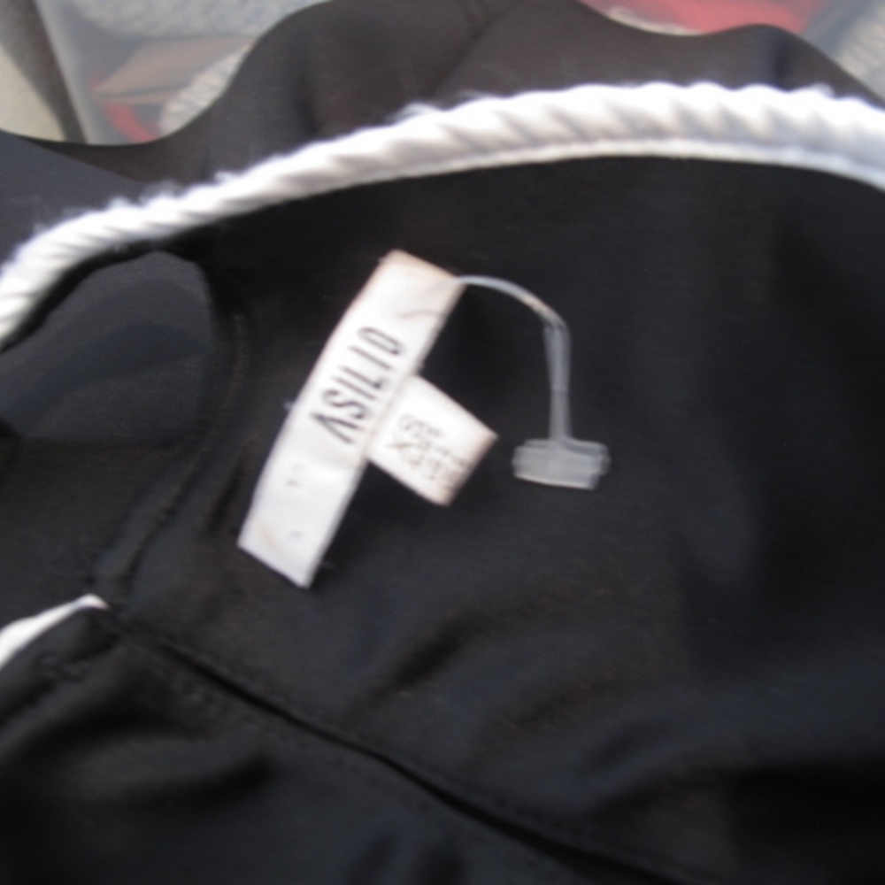 ASILIO-ON-THE-EDGE-DRESS-SLEEVELESS-BLACK - Picture 5 of 7